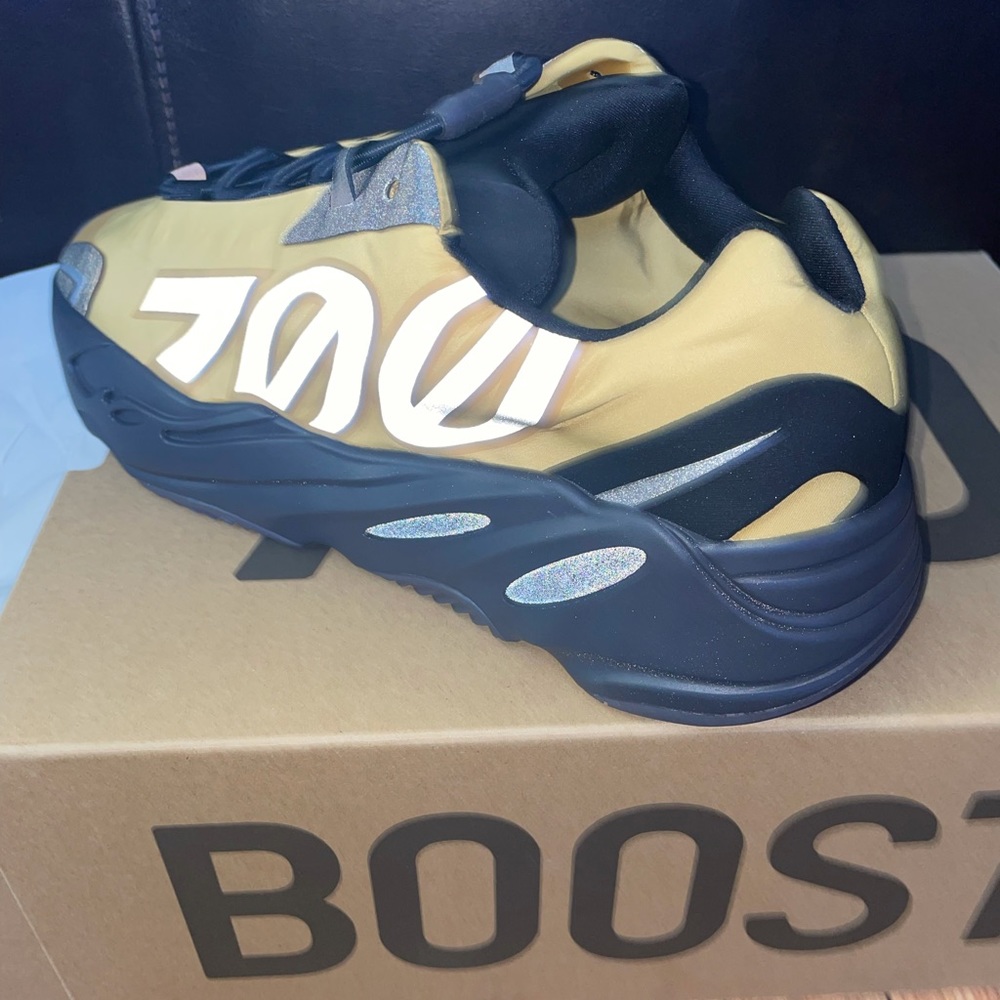 Yeezy Sneakers